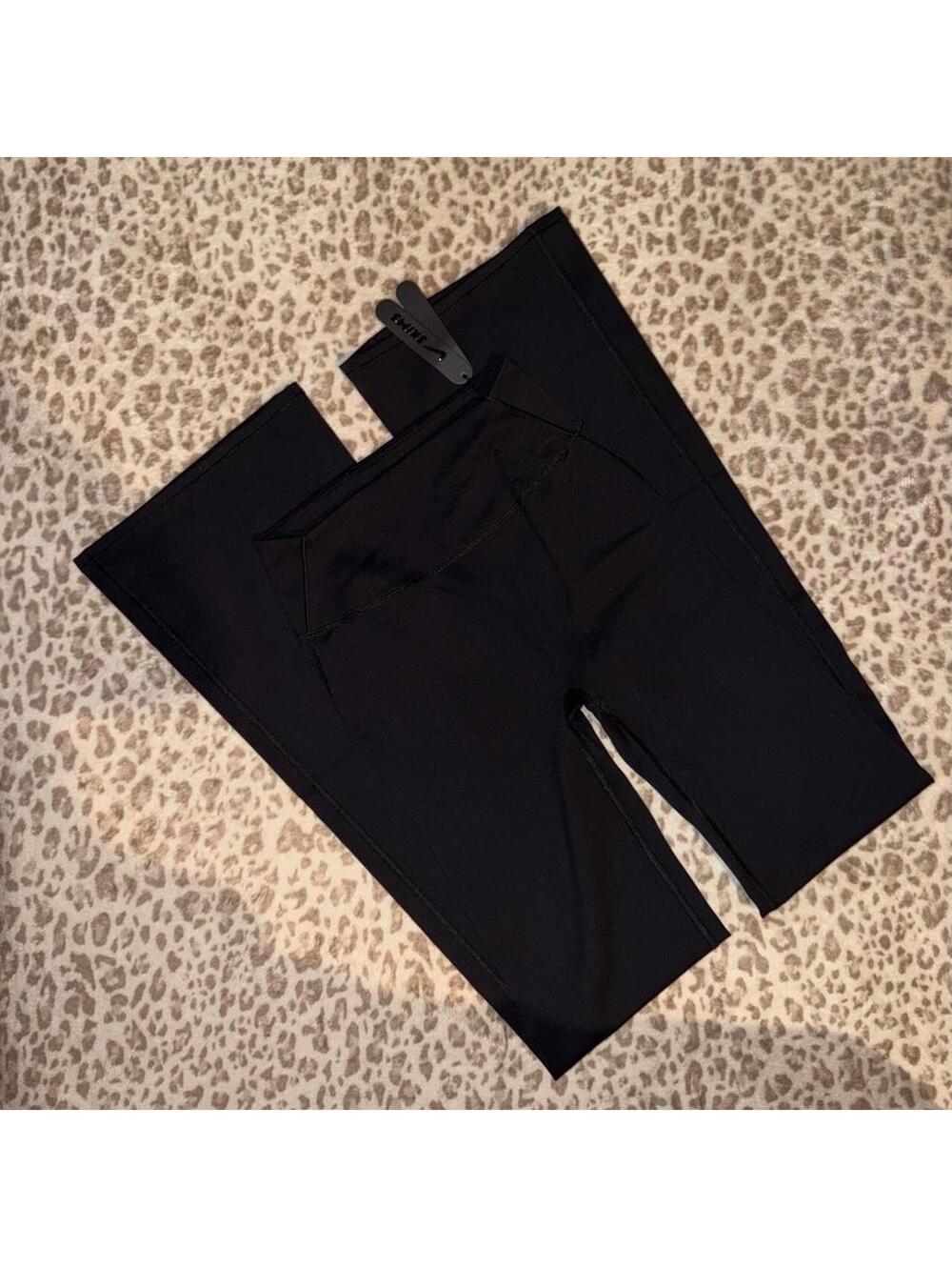 Nike Skims Matte Slim Flare Leggings